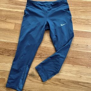 Nike Dry fit crop leggings
